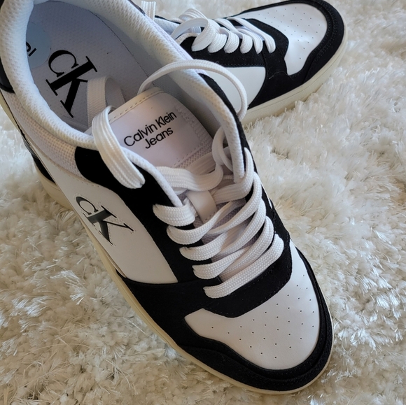 Calvin Klein Women Black and White Sneakers - Picture 6 of 10